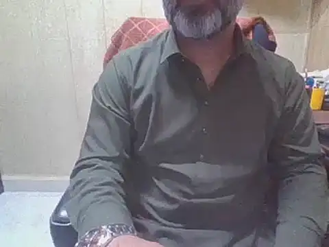 Snapshot of hairymaster95 chatting on May 30, 2026, 5:25 am hairymaster95 online show from May 30, 2026, 5:25 am