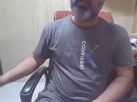 hairymaster95 online show from May 3, 2026, 6:51 am