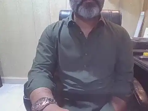 Snapshot of hairymaster95 chatting on July 27, 2026, 4:08 am hairymaster95 online show from July 27, 2026, 4:08 am