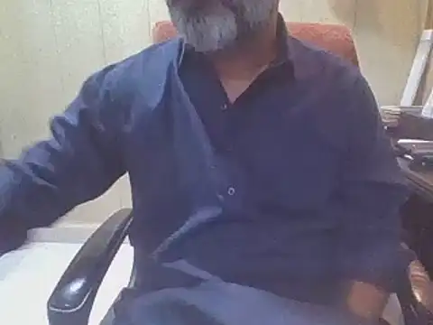Snapshot of hairymaster95 chatting on August 8, 2026, 4:30 am hairymaster95 online show from August 8, 2026, 4:30 am