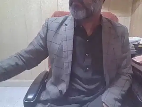 Snapshot of hairymaster95 chatting on February 17, 2026, 4:10 am hairymaster95 online show from February 17, 2026, 4:10 am