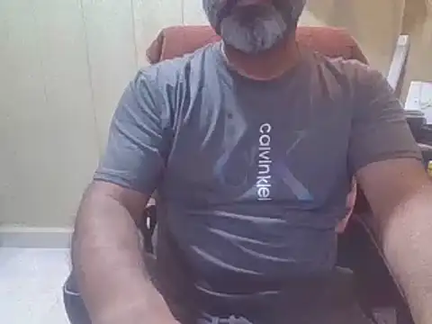 Snapshot of hairymaster95 chatting on August 2, 2026, 6:45 am hairymaster95 online show from August 2, 2026, 6:45 am
