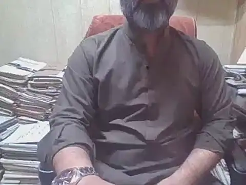 hairymaster95 online show from November 1, 2025, 4:41 am