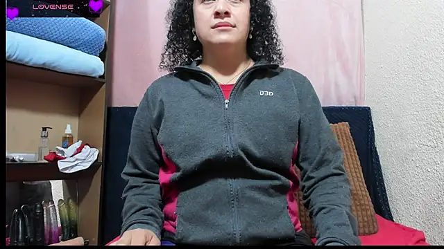 nikool32 online show from March 19, 2025, 1:07 pm