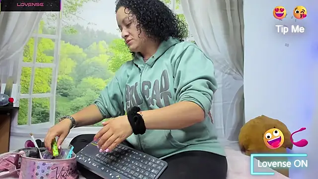 nikool32 online show from October 29, 2025, 11:53 am