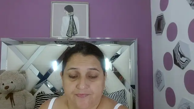 Kerly Doll online show from July 17, 2026, 11:29 am