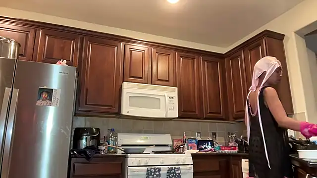 Cum2Charm online show from February 7, 2026, 12:46 pm