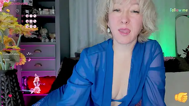 Mia Wintermood online show from November 5, 2025, 5:10 am