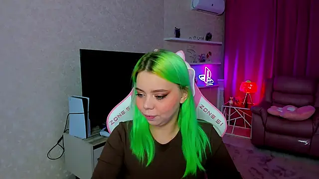 EnergyBunny 1 online show from October 16, 2025, 7:22 pm