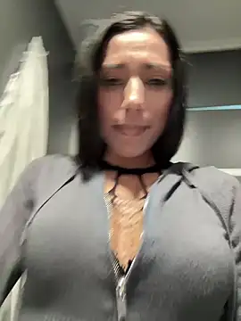  MiaQueen  online show from September 25, 2025, 11:33 pm