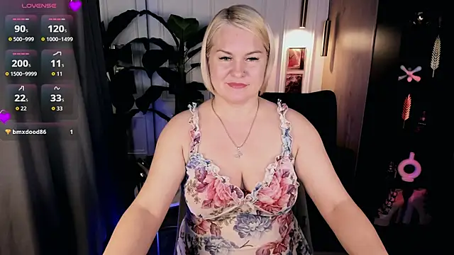 YolandaKiss online show from June 15, 2026, 8:30 pm