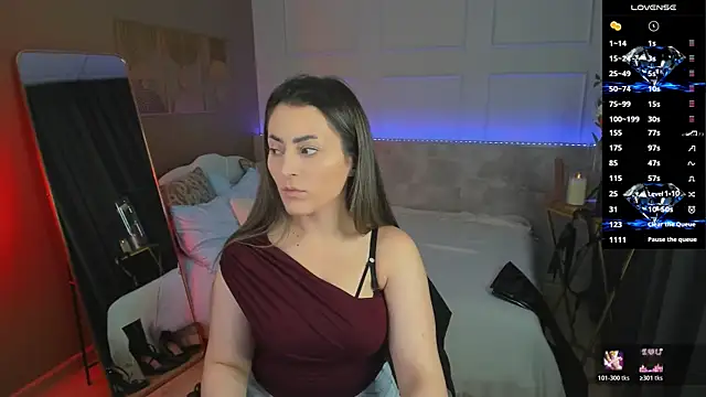KylieMellow online show from July 4, 2026, 5:25 am