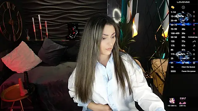 KylieMellow online show from June 26, 2026, 2:01 pm