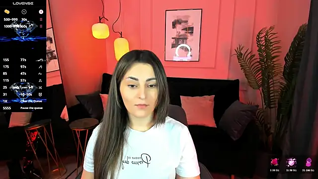 KylieMellow online show from June 3, 2026, 1:34 pm