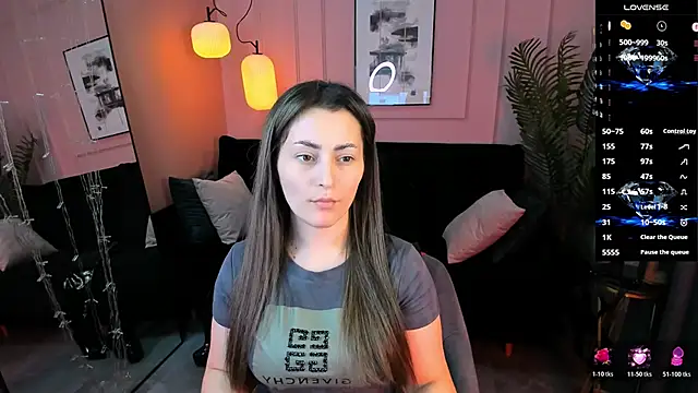 KylieMellow online show from May 8, 2026, 1:59 pm