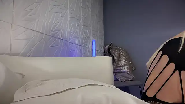 Reyna63 online show from September 25, 2025, 4:57 pm