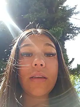 Alyshanon18 online show from November 30, 2025, 3:35 pm