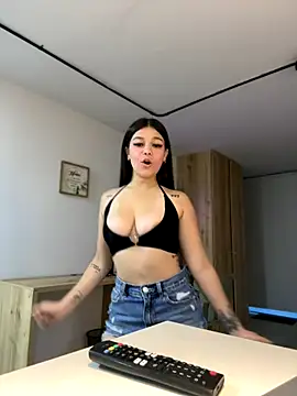 Alyshanon18 online show from September 20, 2025, 10:48 pm