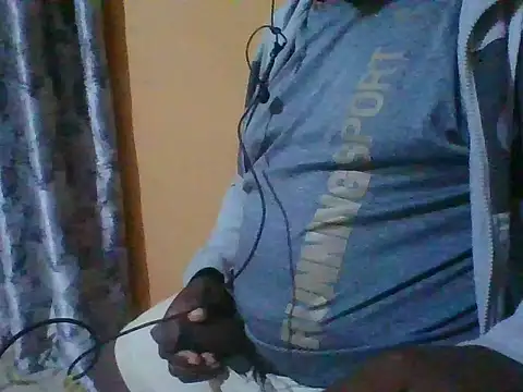 honeyswit online show from October 14, 2025, 10:09 pm