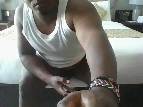 honeyswit online show from October 15, 2025, 2:58 pm