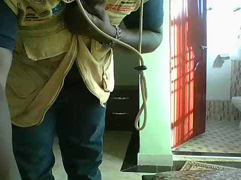 honeyswit online show from September 23, 2025, 4:41 am