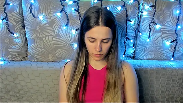 MaggieCake online show from June 10, 2026, 2:02 am