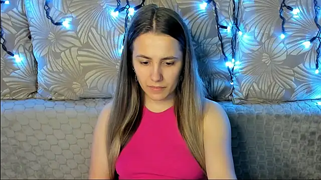 MaggieCake online show from June 26, 2026, 1:33 am