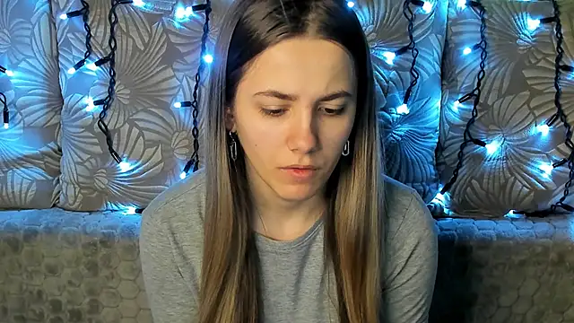 MaggieCake online show from March 1, 2025, 5:52 am