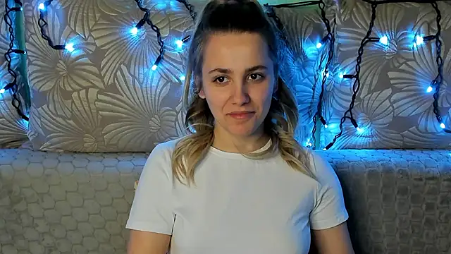 MaggieCake online show from March 8, 2026, 2:04 am