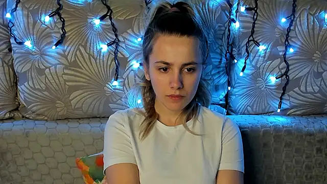 MaggieCake online show from March 11, 2026, 2:27 am