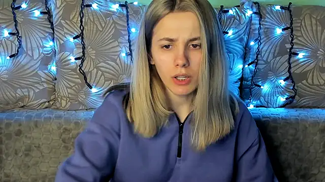 MaggieCake online show from March 18, 2025, 4:40 am