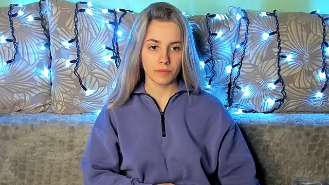 MaggieCake online show from March 18, 2025, 1:35 am