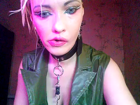 WildMissNiks online show from November 13, 2025, 7:56 am