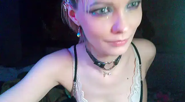 WildMissNiks online show from February 28, 2025, 4:10 pm