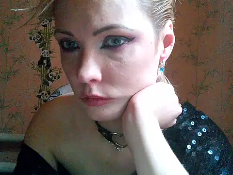 WildMissNiks online show from October 3, 2025, 8:16 am