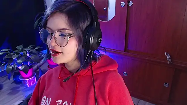 Snapshot of Raventh_ chatting on February 7, 2026, 1:13 am Raventh online show from February 7, 2026, 1:13 am