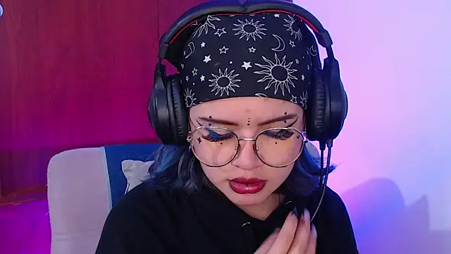 Snapshot of Raventh_ chatting on March 16, 2026, 12:31 pm Raventh online show from March 16, 2026, 12:31 pm