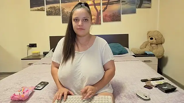 adelline online show from July 31, 2026, 8:50 pm