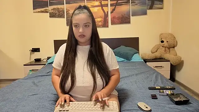 adelline online show from June 20, 2026, 8:47 pm