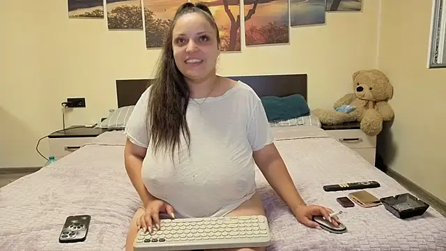 adelline online show from July 27, 2026, 8:49 pm