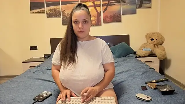 adelline online show from August 4, 2026, 8:46 pm