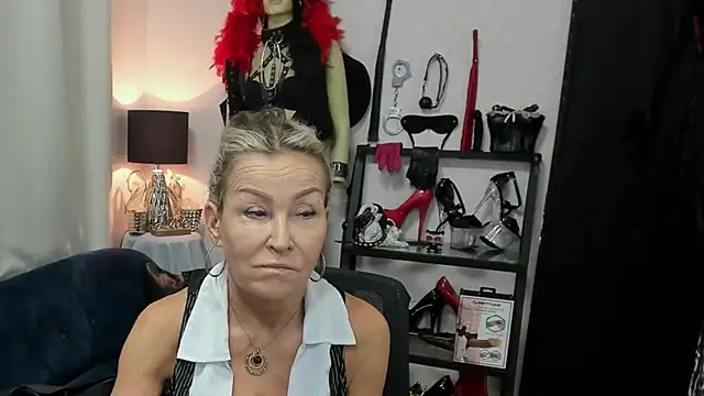 crystaLUX online show from July 14, 2026, 4:39 am