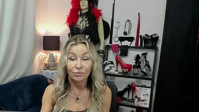 crystaLUX online show from August 5, 2026, 4:28 am