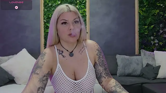 Raven Luna online show from July 13, 2026, 4:23 am