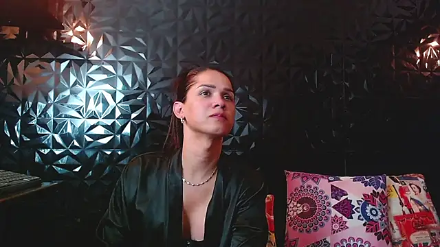 PINK  LOLA1 online show from October 3, 2025, 12:25 am