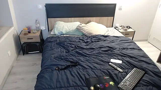 missthon0 online show from October 5, 2025, 1:57 pm