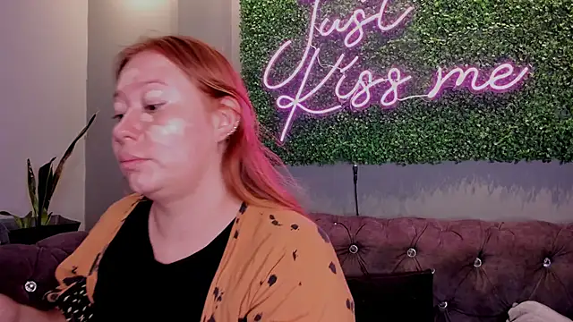 Snapshot of hannamartinn chatting on October 22, 2025, 3:33 pm hannamartinn online show from October 22, 2025, 3:33 pm