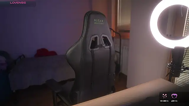 Emberella  online show from March 16, 2025, 3:39 pm