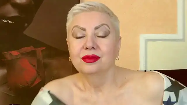 LadyPosh online show from March 12, 2025, 9:45 pm