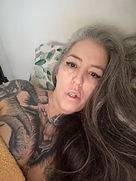 vamporasuccubus19777 online show from September 27, 2025, 6:36 pm